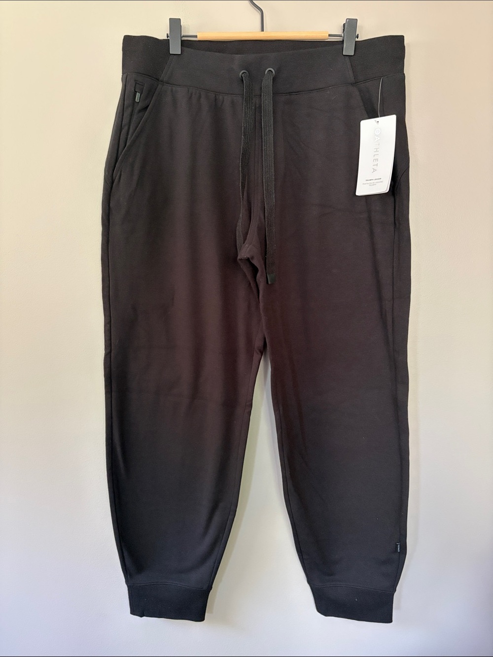 Athleta Triumph Jogger Black Large NWT